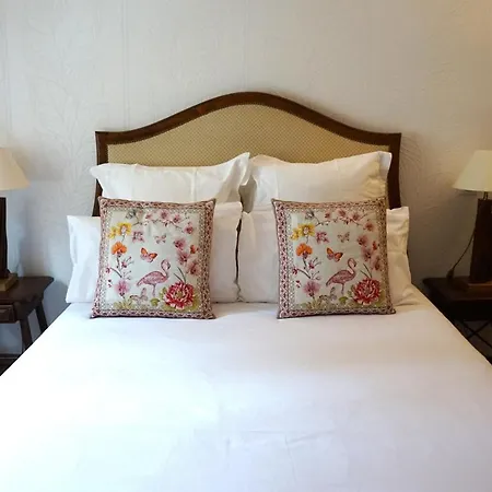 Hotel-restaurant Le Manoir De Montesquiou Hotel 3*