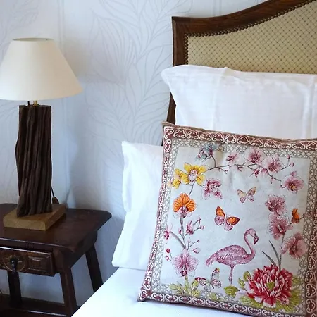 Hotel Hotel-restaurant Le Manoir De Montesquiou