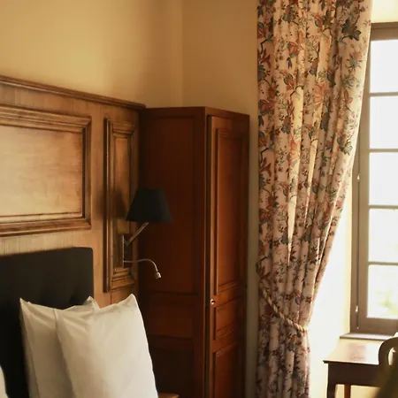 Hôtel-restaurant Le Manoir De Montesquiou Hotel