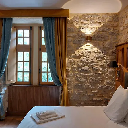 Hotel-restaurant Le Manoir De Montesquiou 3*