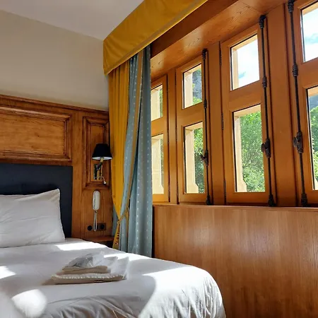 Hôtel-restaurant Le Manoir De Montesquiou Hotel