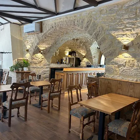 Hotel-restaurant Le Manoir De Montesquiou Hotel