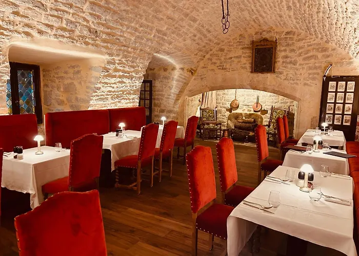 Hotel Hotel-restaurant Le Manoir De Montesquiou 3*